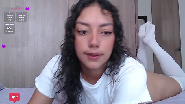 Snapshot of WendySuns_ chatting on November 13, 5:01 pm WendySuns online show from November 13, 5:01 pm