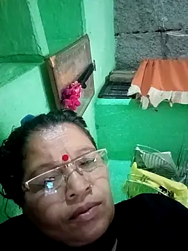 Manavi x online show from April 18, 12:20 pm