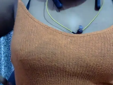 Snapshot of Rooshami_hot01 chatting on September 21, 11:39 pm Rooshami hot01 online show from September 21, 11:39 pm