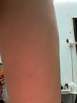 Snapshot of simsim-00 chatting on September 24, 8:34 pm simsim-00 online show from September 24, 8:34 pm