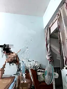 Snapshot of simsim-00 chatting on October 18, 1:12 pm simsim-00 online show from October 18, 1:12 pm