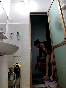 Snapshot of simsim-00 chatting on November 25, 7:58 pm simsim-00 online show from November 25, 7:58 pm