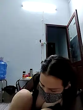 Snapshot of simsim-00 chatting on November 27, 1:24 pm simsim-00 online show from November 27, 1:24 pm