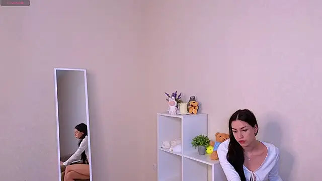 Snapshot of miacuteeee chatting on October 23, 4:06 pm miacuteeee online show from October 23, 4:06 pm