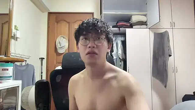 Passionatetwink2 online show from March 12, 9:26 am