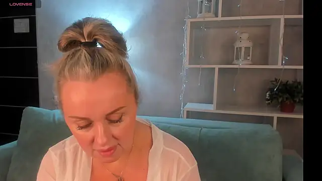 Snapshot of Sky_Kuper chatting on September 12, 12:33 am Sky Kuper online show from September 12, 12:33 am