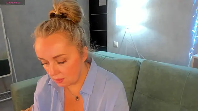 Snapshot of Sky_Kuper chatting on September 17, 11:50 pm Sky Kuper online show from September 17, 11:50 pm