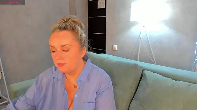 Snapshot of Sky_Kuper chatting on October 11, 12:10 am Sky Kuper online show from October 11, 12:10 am