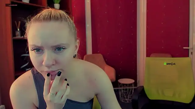 mila glow1 online show from February 3, 12:32 pm