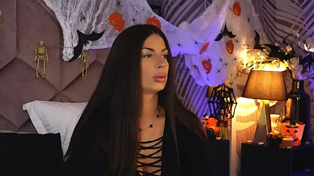 Snapshot of EvaRhea chatting on October 31, 3:51 am EvaRhea online show from October 31, 3:51 am