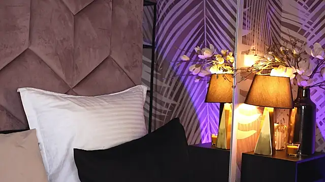 Snapshot of EvaRhea chatting on December 2, 3:56 am EvaRhea online show from December 2, 3:56 am