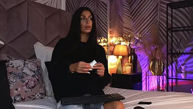 EvaRhea online show from April 4, 2:54 am