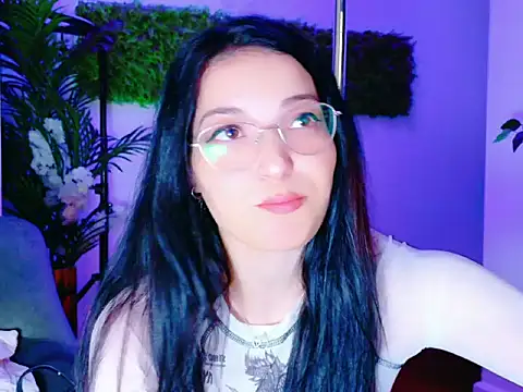 CutenessGirl online show from December 4, 10:24 am