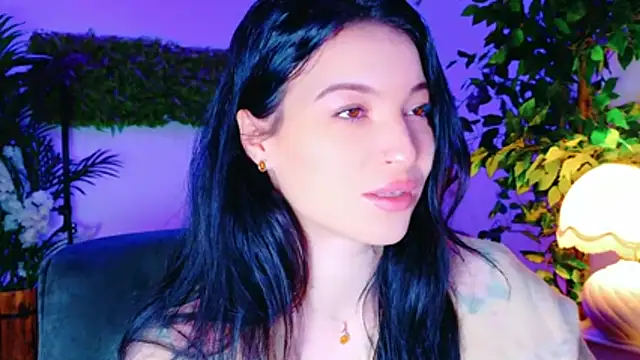 CutenessGirl online show from December 21, 7:59 am