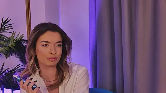 LollyShine online show from January 13, 8:03 pm