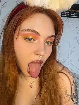 LunaMillie online show from April 3, 11:52 am