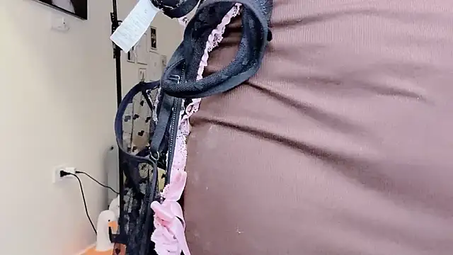 MaiLiiil online show from December 18, 3:29 pm