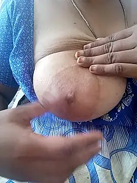 Snapshot of Geetha227 chatting on May 31, 2:42 am Geetha227 online show from May 31, 2:42 am