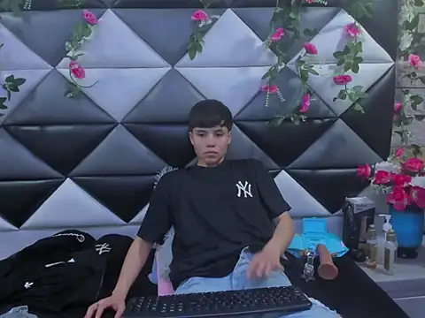 Snapshot of Bruno_Cruzz chatting on November 8, 3:29 am Bruno Cruzz online show from November 8, 3:29 am