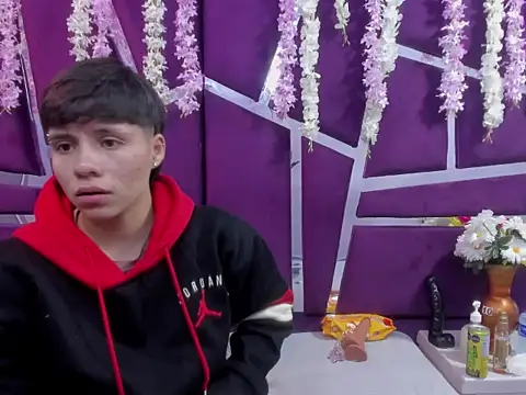 Snapshot of Bruno_Cruzz chatting on December 18, 2:06 am Bruno Cruzz online show from December 18, 2:06 am