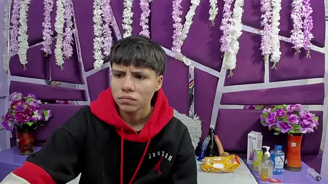 Snapshot of Bruno_Cruzz chatting on February 13, 2:07 am Bruno Cruzz online show from February 13, 2:07 am