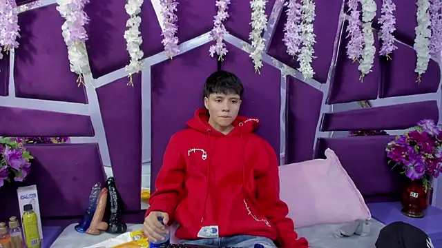 Snapshot of Bruno_Cruzz chatting on February 20, 2:41 am Bruno Cruzz online show from February 20, 2:41 am