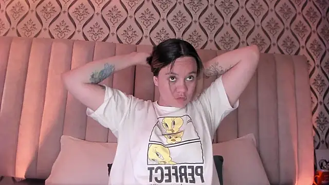 Sky Junne online show from March 20, 4:45 pm