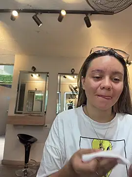 Sky Junne online show from April 20, 4:54 pm