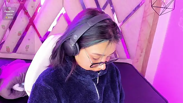 sophiievv online show from May 3, 5:08 pm