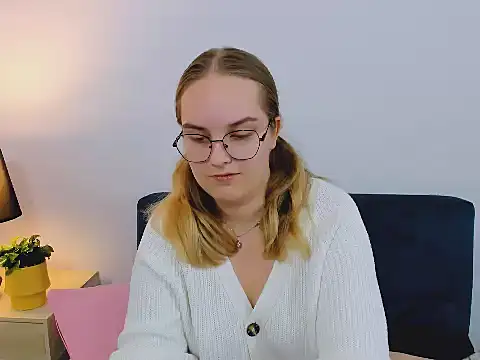 Snapshot of AliceCrazy69 chatting on November 7, 1:11 pm AliceCrazy69 online show from November 7, 1:11 pm