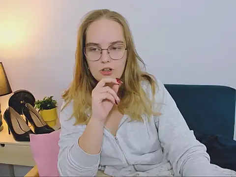 Snapshot of AliceCrazy69 chatting on November 28, 1:03 pm AliceCrazy69 online show from November 28, 1:03 pm