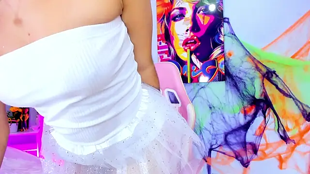 SammyRose  online show from October 31, 8:10 pm