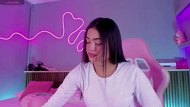 SammyRose  online show from April 21, 8:34 pm