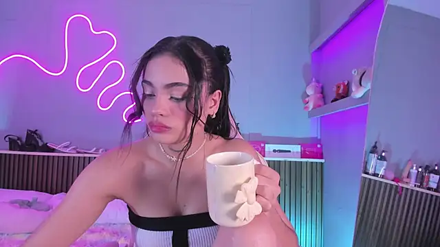 Snapshot of SammyRose_ chatting on May 4, 9:44 pm SammyRose online show from May 4, 9:44 pm
