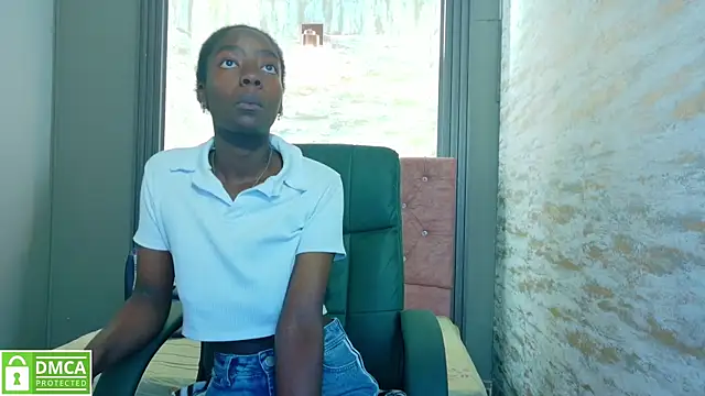 Snapshot of katia_green1 chatting on September 16, 11:44 am katia green1 online show from September 16, 11:44 am