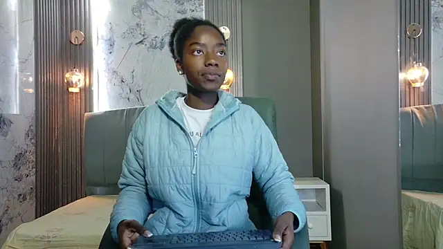 Snapshot of katia_green1 chatting on October 2, 11:39 am katia green1 online show from October 2, 11:39 am