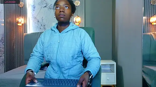 Snapshot of katia_green1 chatting on October 5, 11:30 am katia green1 online show from October 5, 11:30 am