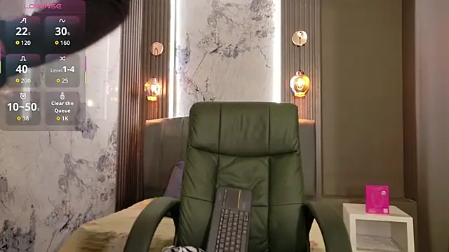 Snapshot of katia_green1 chatting on October 12, 11:53 am katia green1 online show from October 12, 11:53 am