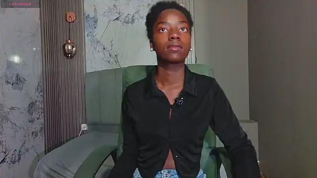 Snapshot of katia_green1 chatting on November 10, 11:42 am katia green1 online show from November 10, 11:42 am