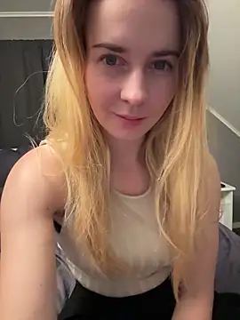 ellieen online show from October 12, 8:30 pm