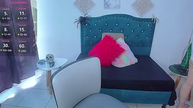 IamBunny f w online show from October 27, 1:37 pm