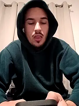 Jadriel23 online show from October 13, 1:05 am