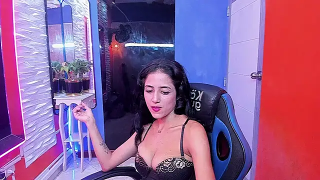 Snapshot of emily_rz1 chatting on October 2, 3:46 am emily rz1 online show from October 2, 3:46 am