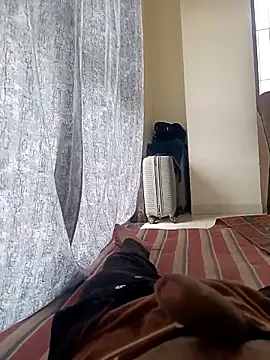 devnittt010101 online show from October 29, 6:04 am