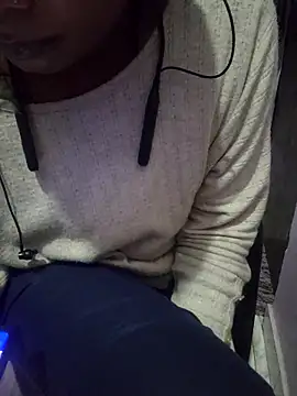 Snapshot of FUNS32514 chatting on December 18, 3:56 am FUNS32514 online show from December 18, 3:56 am