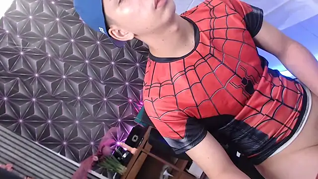 ursweet jade online show from September 17, 11:45 am