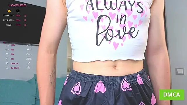 JuliannaWenger online show from October 23, 5:01 pm