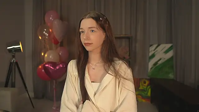 Snapshot of RoxieBolich chatting on October 12, 1:54 pm RoxieBolich online show from October 12, 1:54 pm