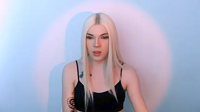 YourTrixie online show from April 12, 11:59 am