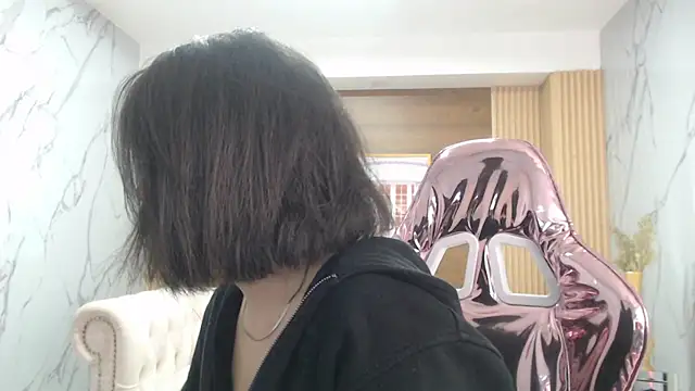 sara lopez s online show from March 31, 1:33 pm